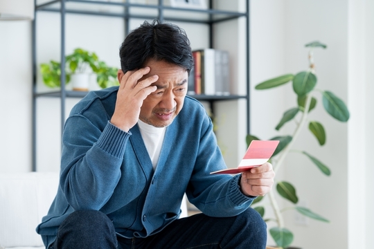 預金や現金を使ったあとで古い遺言書が見つかった場合